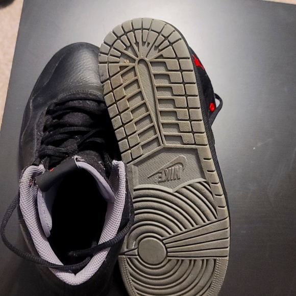 Sneakers - Picture 4 of 5